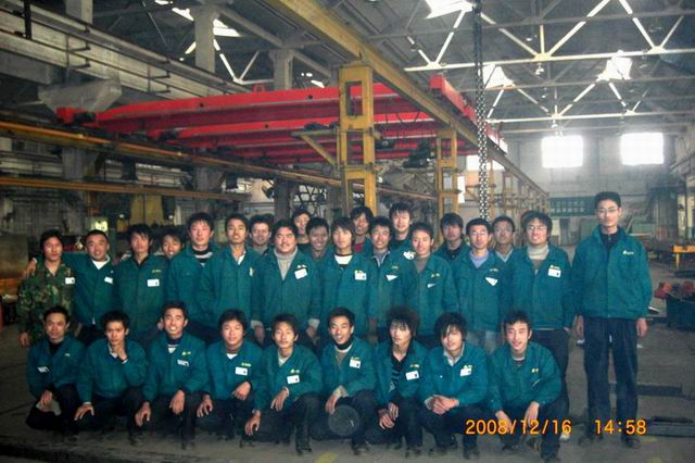 毕业学生在重汽集团工作